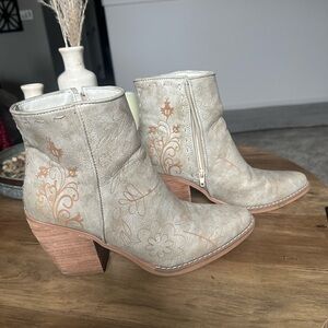 Very G Cream Floral Embossed Ankle Booties